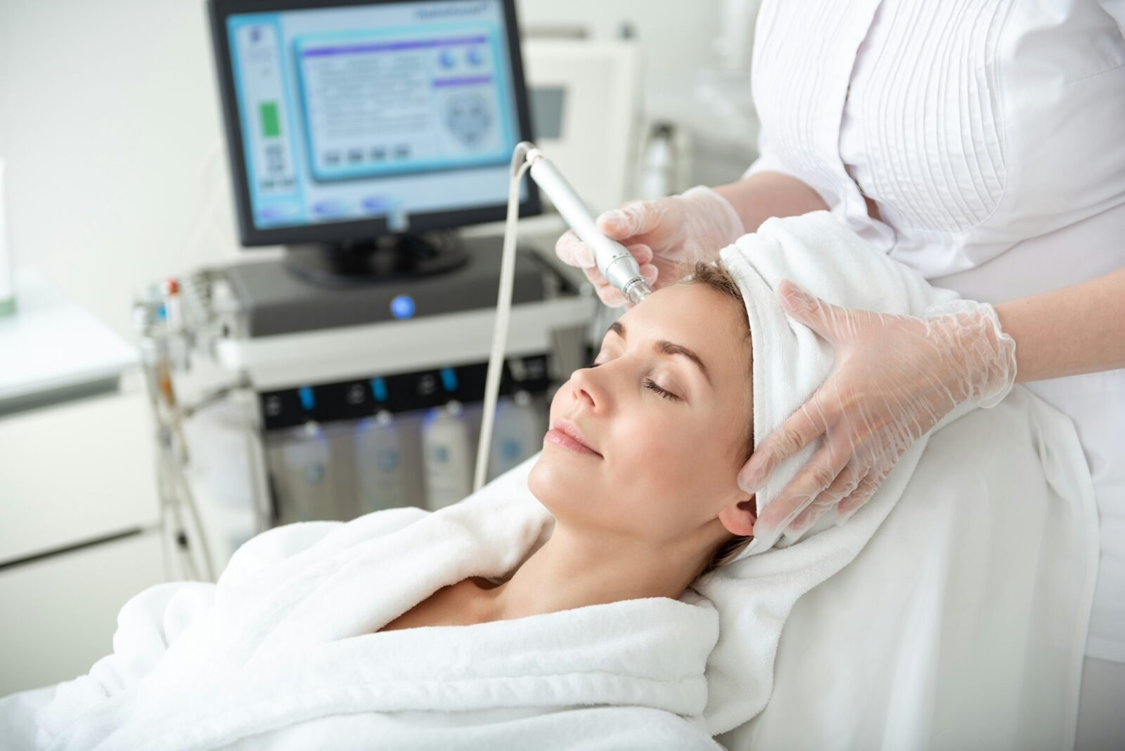 HydraFacial Rejuvenation treatment at NV's Skin and Body Clinic